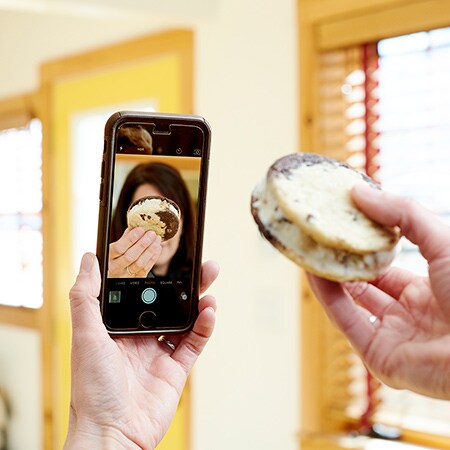 Multitasken met Ben & Jerry's 'Wich - socialiseren